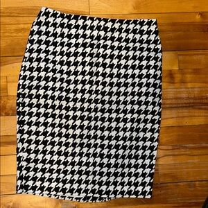 The Limited Black and White Houndstooth Pencil Skirt